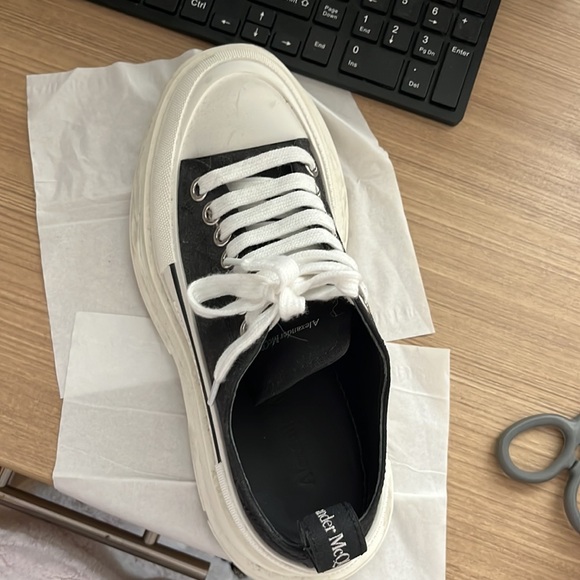 Alexander McQueen tread slick EU 37 US 7 bought from Farfetch. - Picture 3 of 8